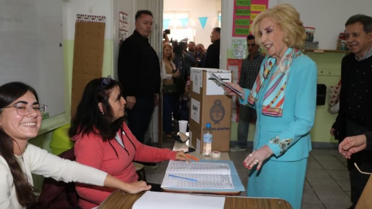 Mirtha Legrand votó: "Me vestí con los colores de la patria"